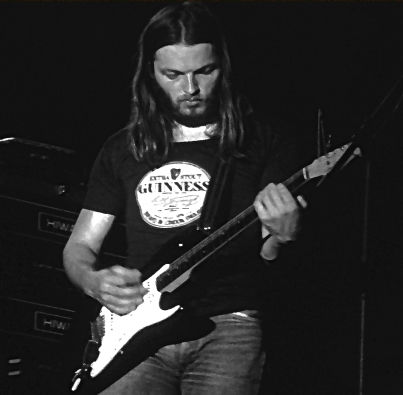 david_gilmour_and_stratocaster